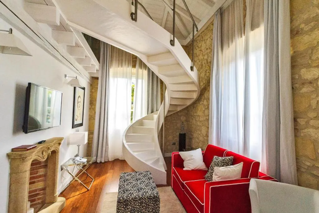 SUITE CAPACITY 3 Room, Villa Fanny, Cagliari