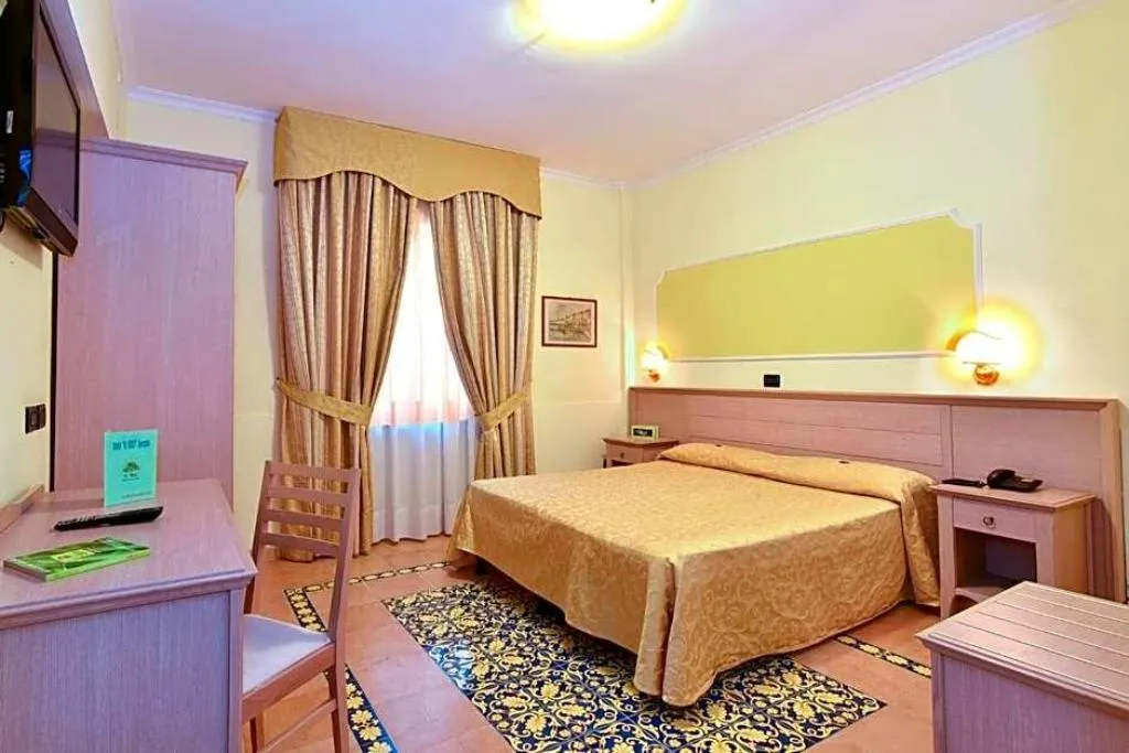 Room, Il Nido, Naples