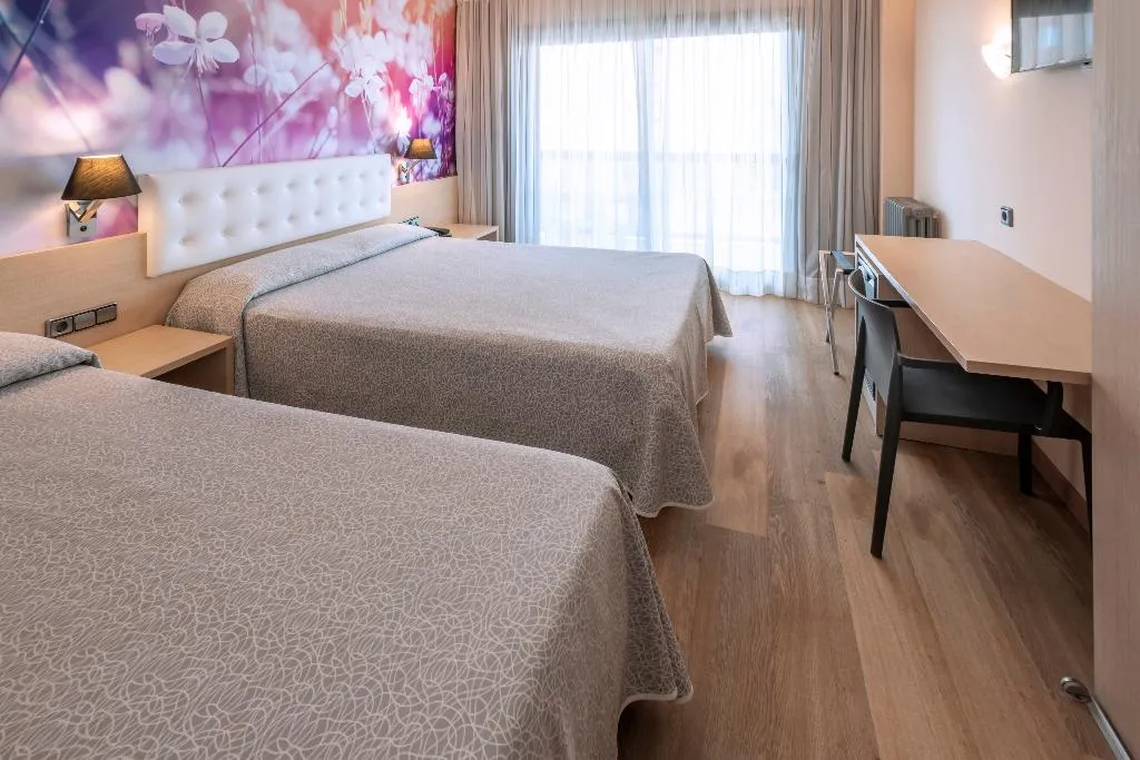 QUADRUPLE STANDARD Room, Tropic Park Hotel, Costa Brava