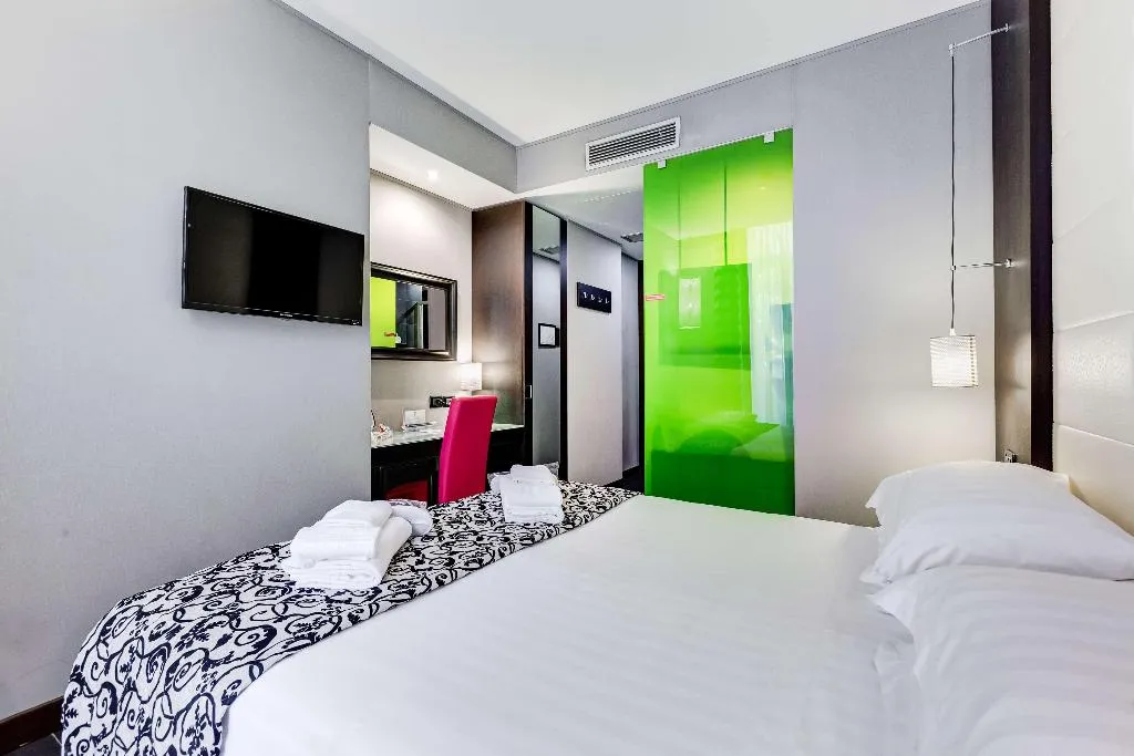 DOUBLE QUEEN SIZE BED Room, Best Western Cinemusic Hotel, Naples