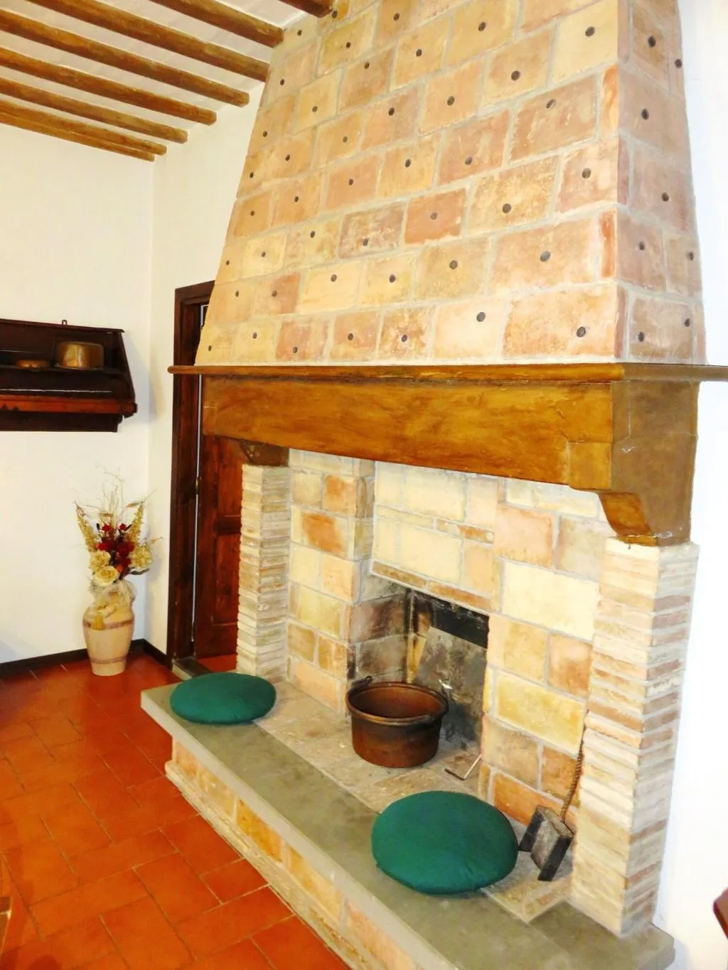 Room, Castello Cortevecchio, Umbria