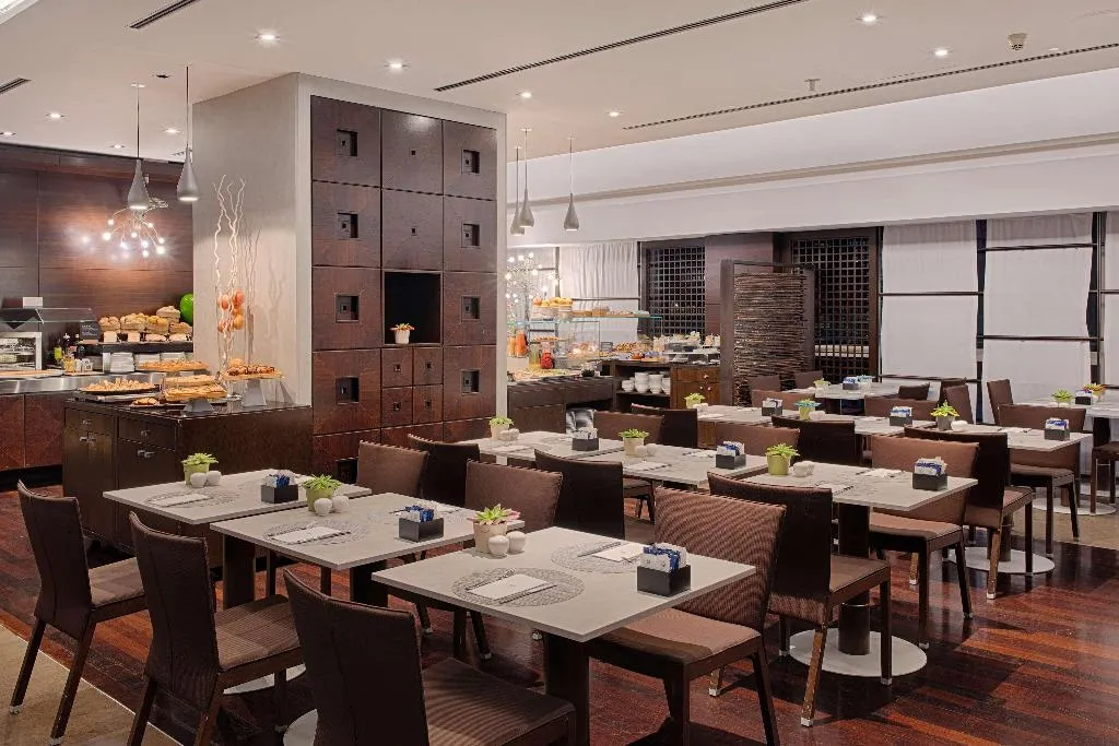 Restaurant, NH Milano 2, Milan
