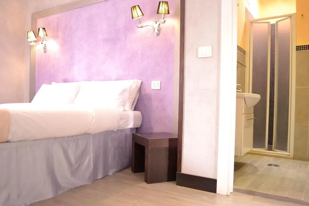 Room, Tiburtina House, Rome