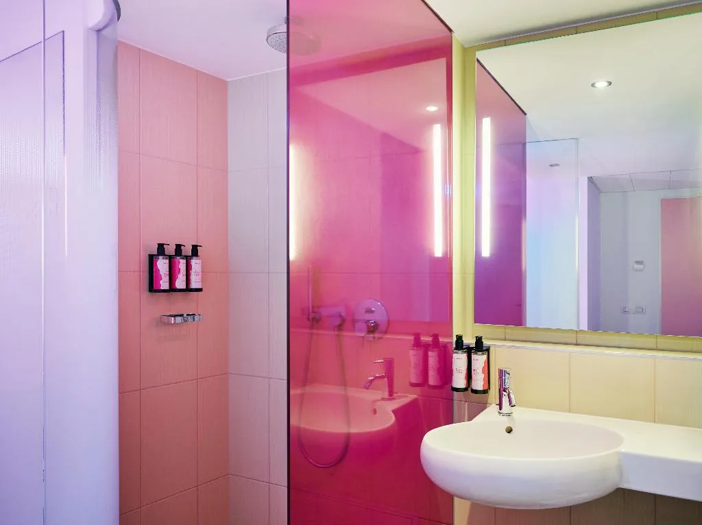 DOUBLE CLUB Room, nhow Berlin, Berlin