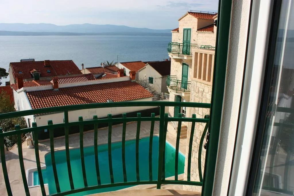Room, Ivan, Split