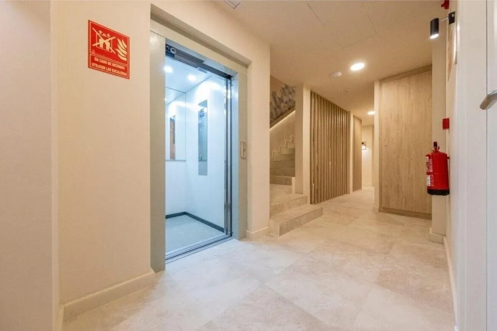Lobby, Victori, Menorca