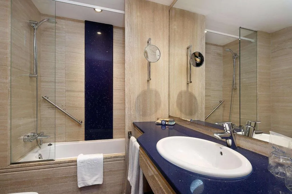 DOUBLE STANDARD Room, Hcc St. Moritz, Barcelona