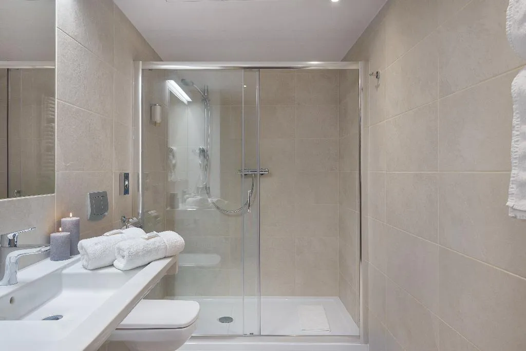 Room, Molo, Gdansk