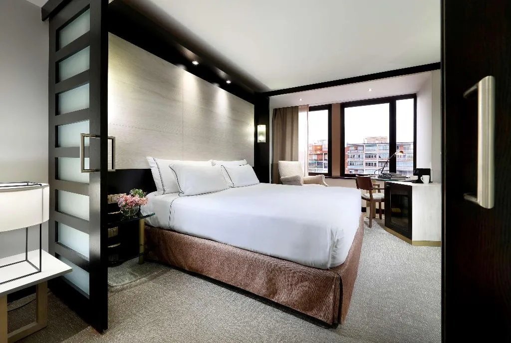 JUNIOR SUITE STANDARD Room, Melia Barcelona Sarria, Barcelona