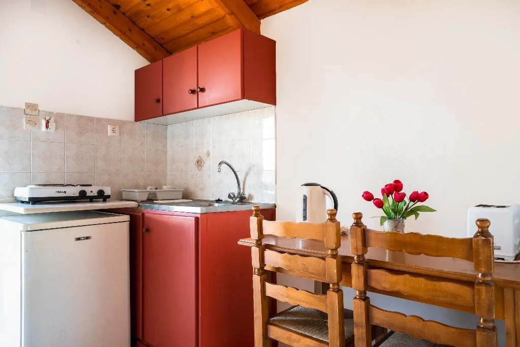 STUDIO CAPACITY 2 Room, Antonis Apartments Pool Bar, Zante