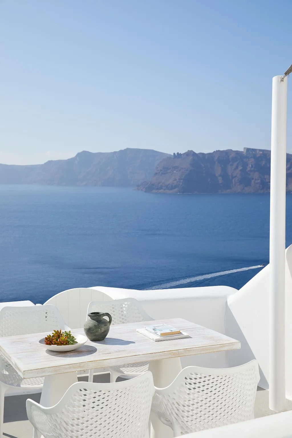 SUITE DELUXE WITH PRIVATE POOL Room, La Perla Villas and Suites, Santorini