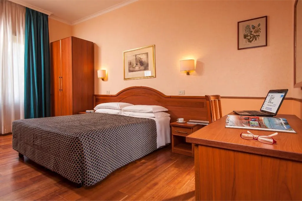 DOUBLE STANDARD Room, Piemonte, Rome