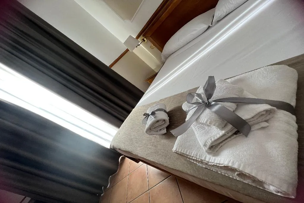 TRIPLE STANDARD Room, Leopardi Napoli, Naples