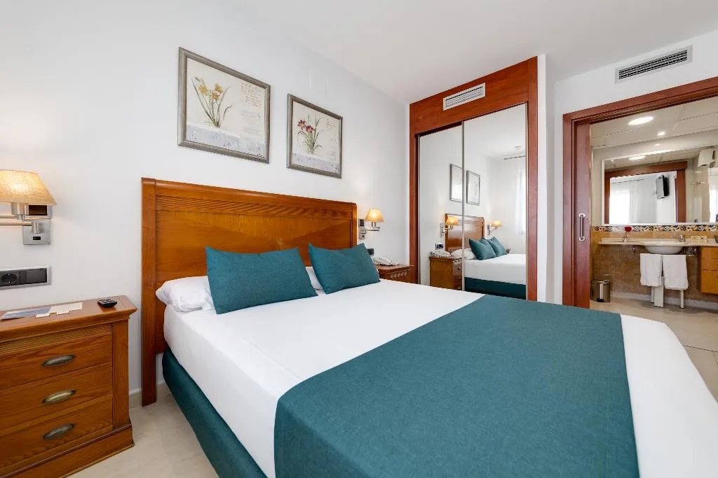 JUNIOR SUITE STANDARD Room, Daniya Denia Spa and Business, Costa Blanca