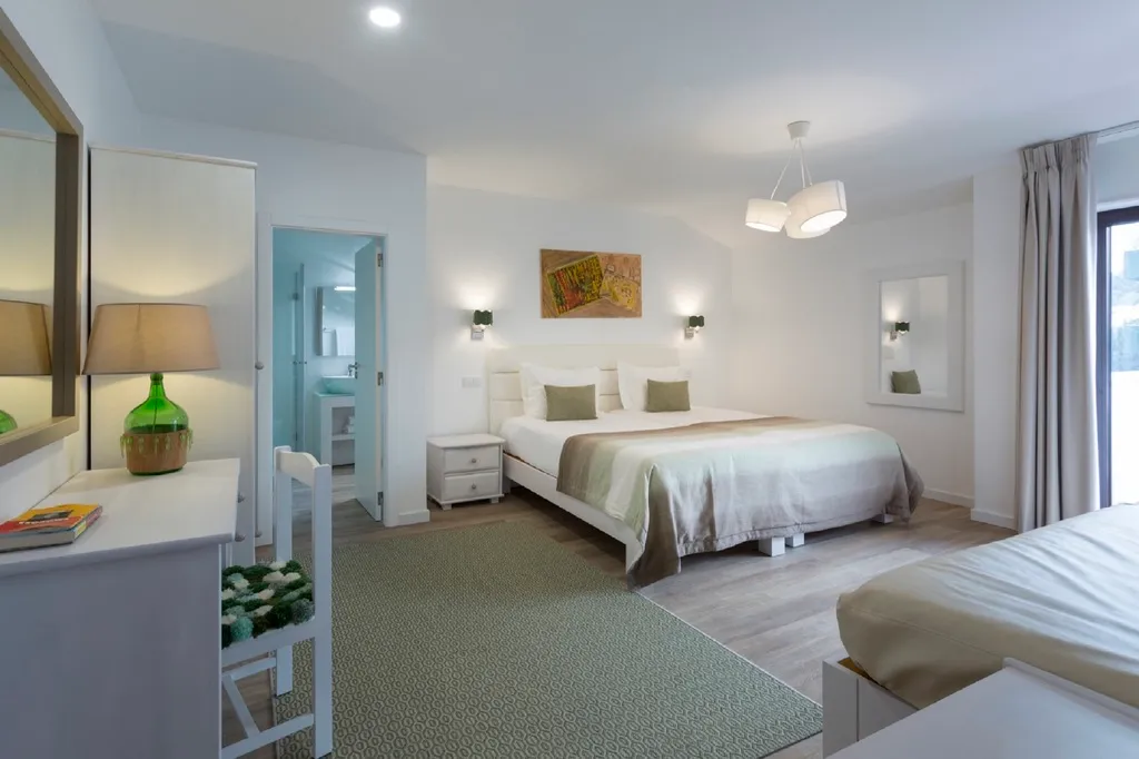 TRIPLE WITH BALCONY Room, Casa do Outeiro, Arts & Crafts Boutique Hotel, Porto