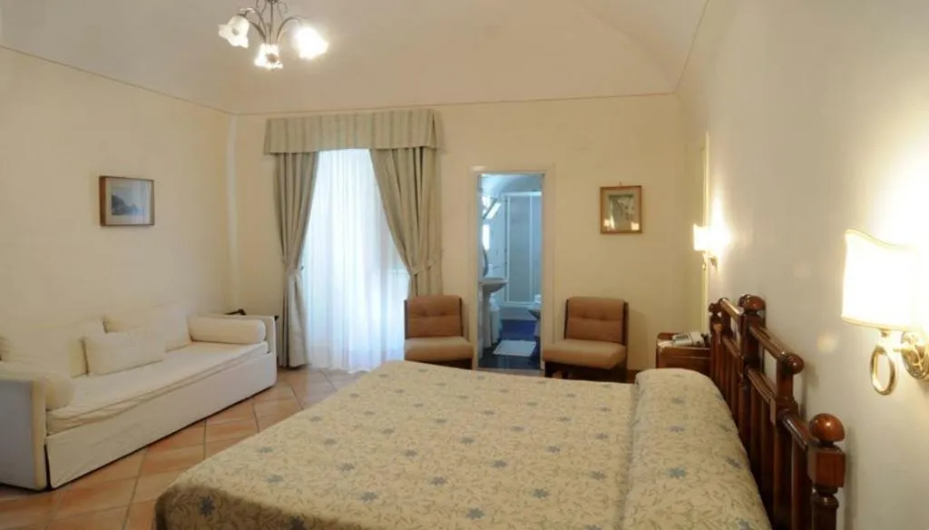 Room, Hotel Toro, Naples
