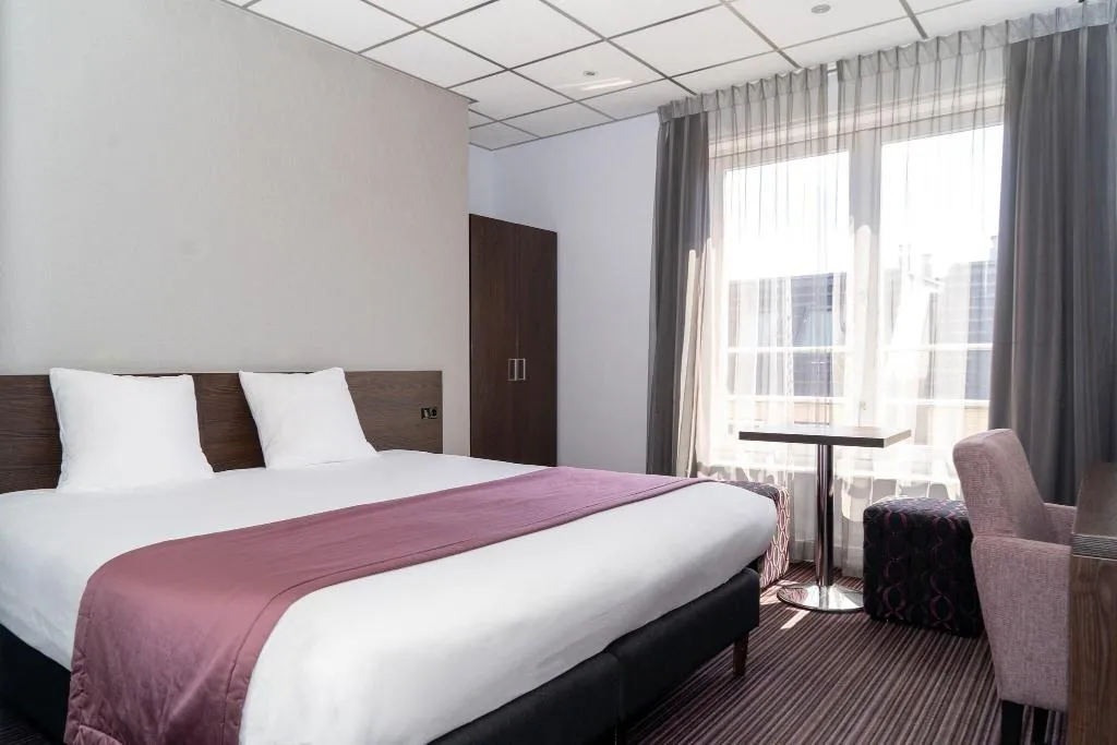 DOUBLE STANDARD Room, Luxer, Amsterdam