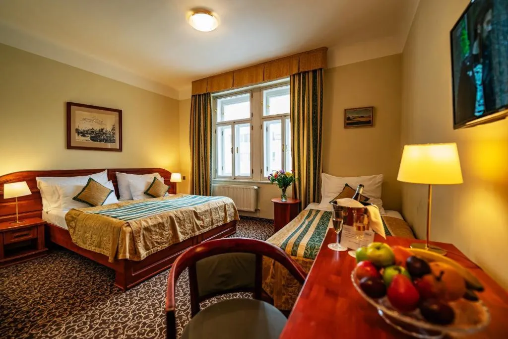 TRIPLE STANDARD Room, U Divadla, Prague