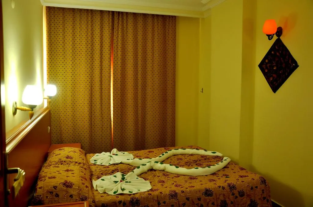 DOUBLE SINGLE USE STANDARD Room, Cinar Family Suite Hotel, Antalya