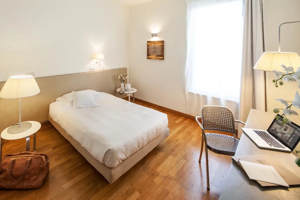SINGLE CAPACITY 1 Room, Cosmo Hotel Palace, Milan