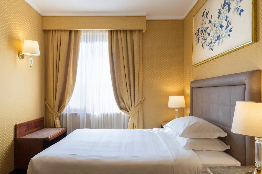 DOUBLE SINGLE USE STANDARD Room, Doria Grand Hotel, Milan