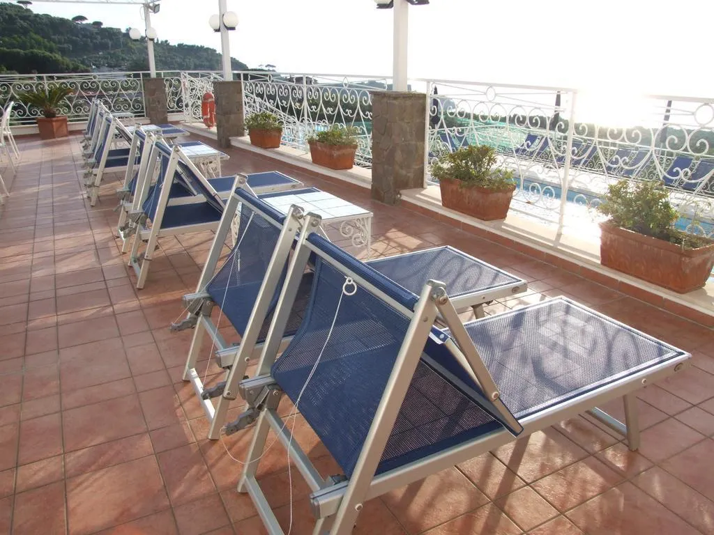 Pool, Dania, Naples