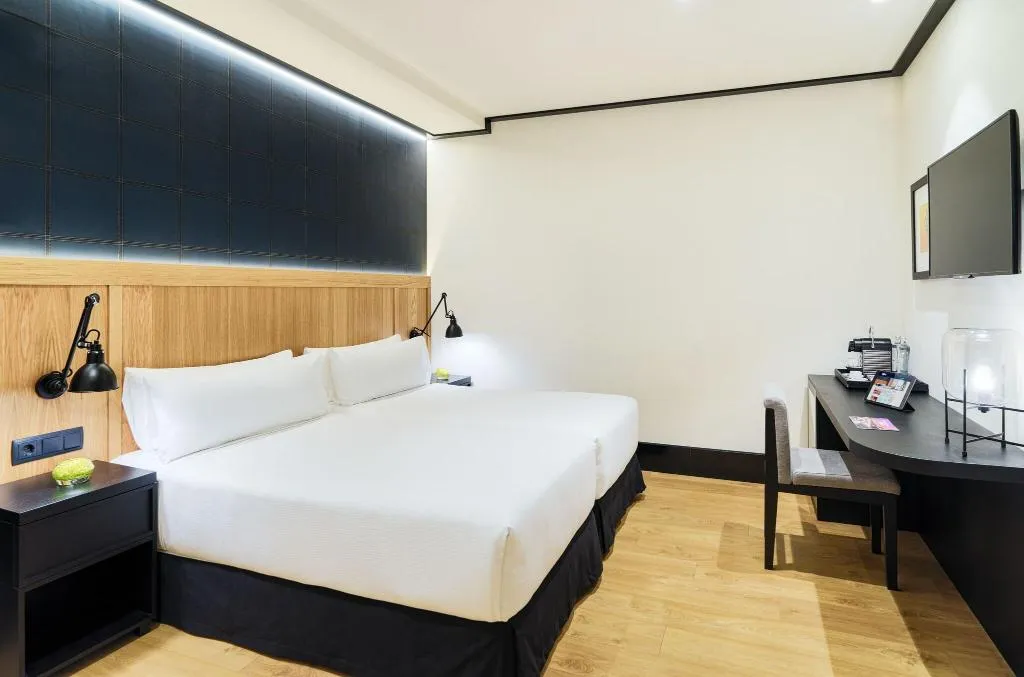 DOUBLE CITY VIEW KING BED Room, H10 Puerta de Alcala 4* Sup., Madrid