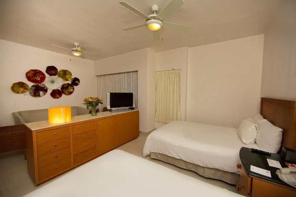 JUNIOR SUITE STANDARD Room, Ambiance Suites Cancun, Cancun Area