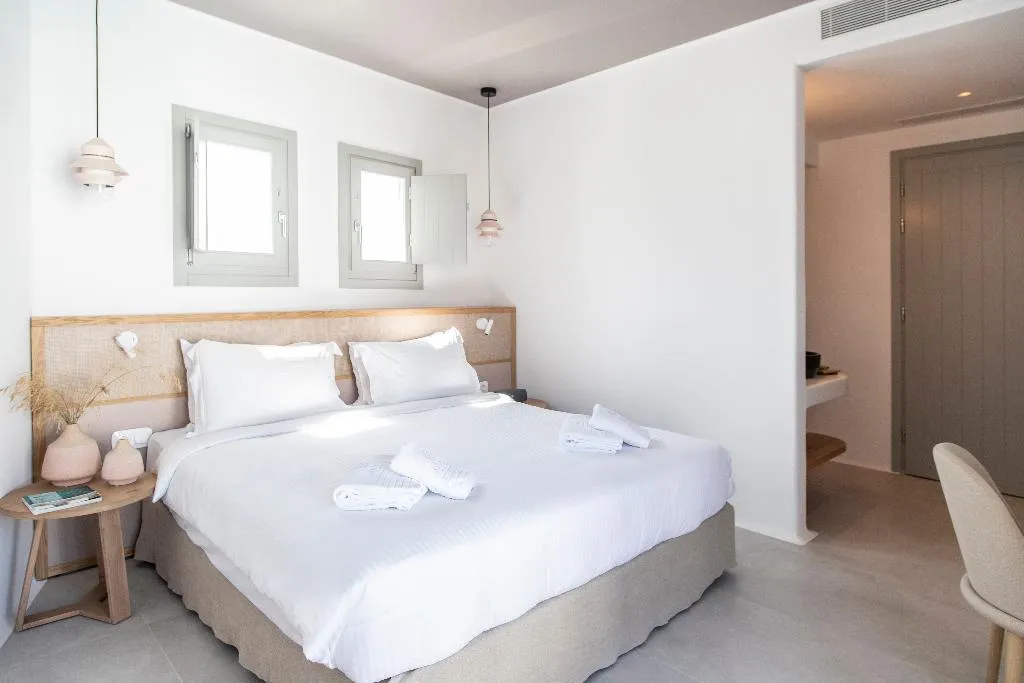 DOUBLE CLASSIC Room, Adorno Suites Mykonos, Mykonos