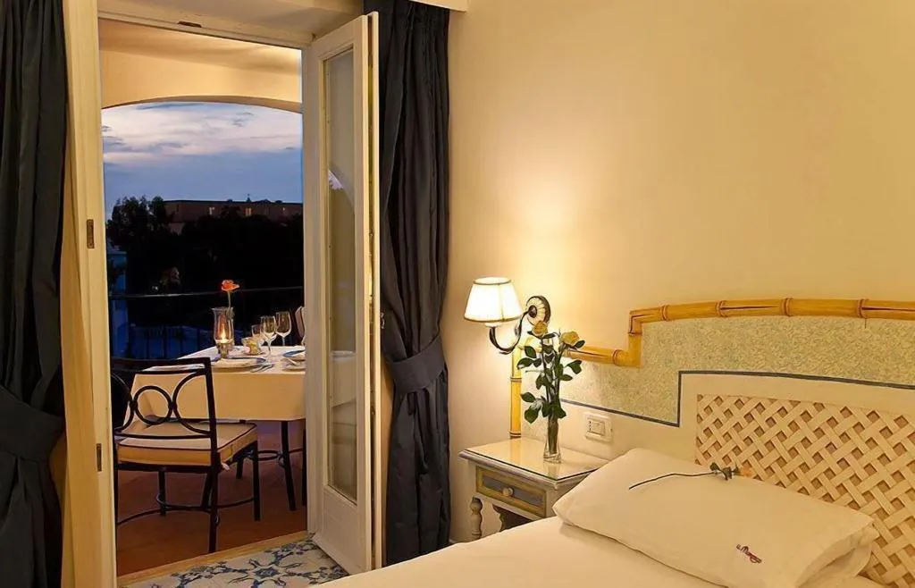 Room, Grand Hotel il Moresco, Naples