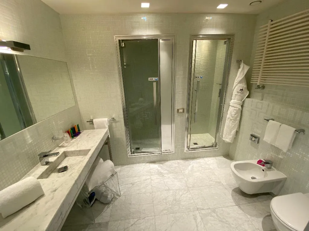 JUNIOR SUITE EXECUTIVE KING BED Room, Devero Hotel & Spa, BW Signature Collection, Milan