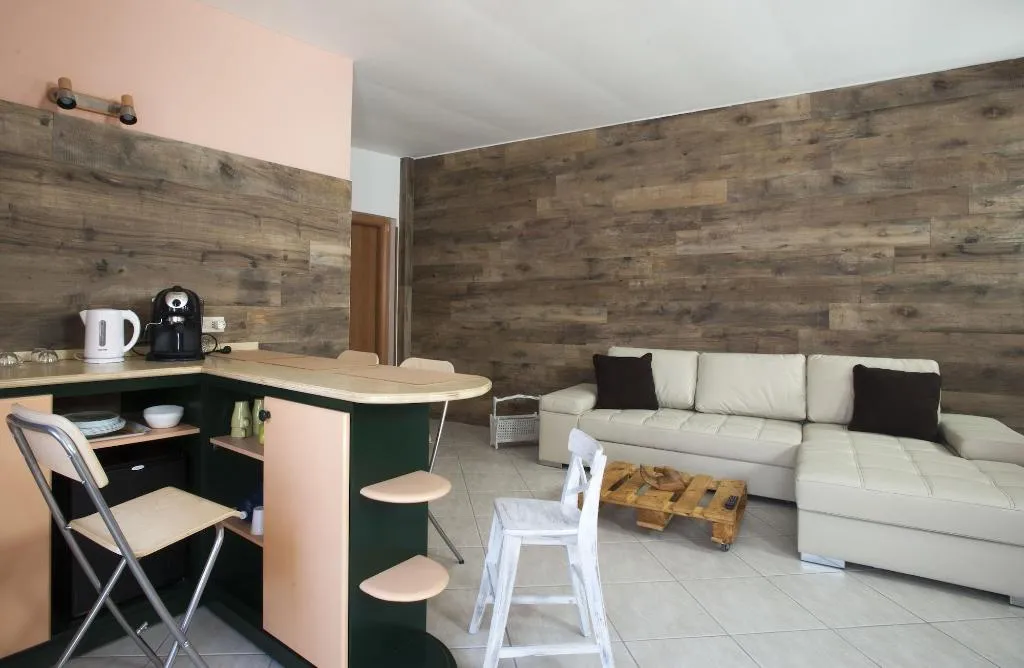 Room, City Pompei Accommodations, Naples