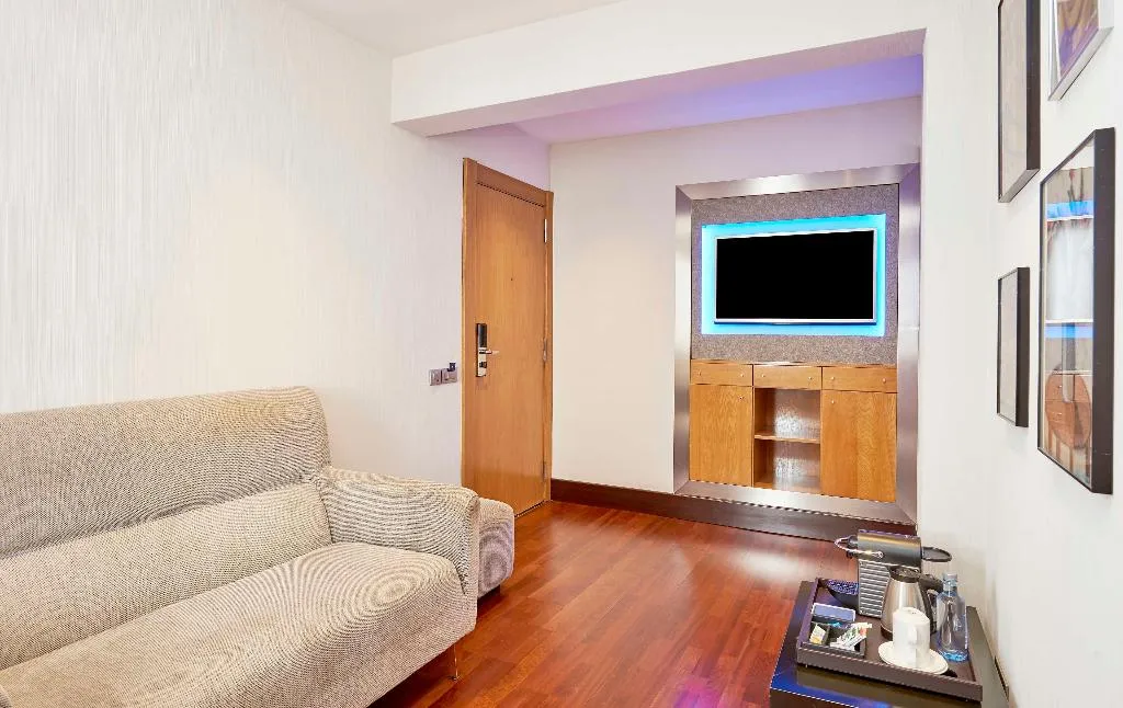 Room, NH Barcelona Stadium, Barcelona