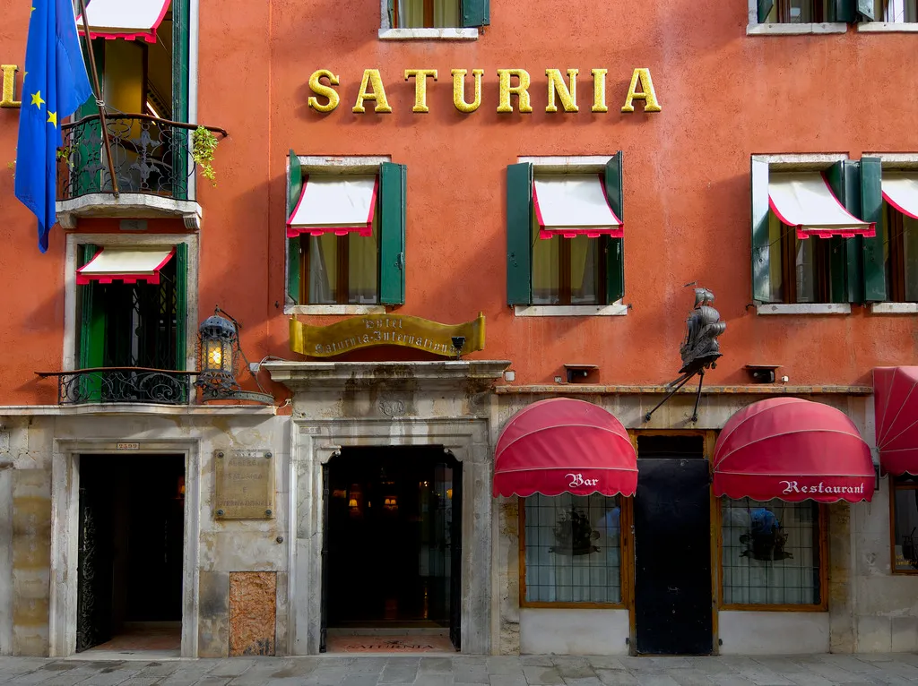 Lobby, Saturnia & International, Venice