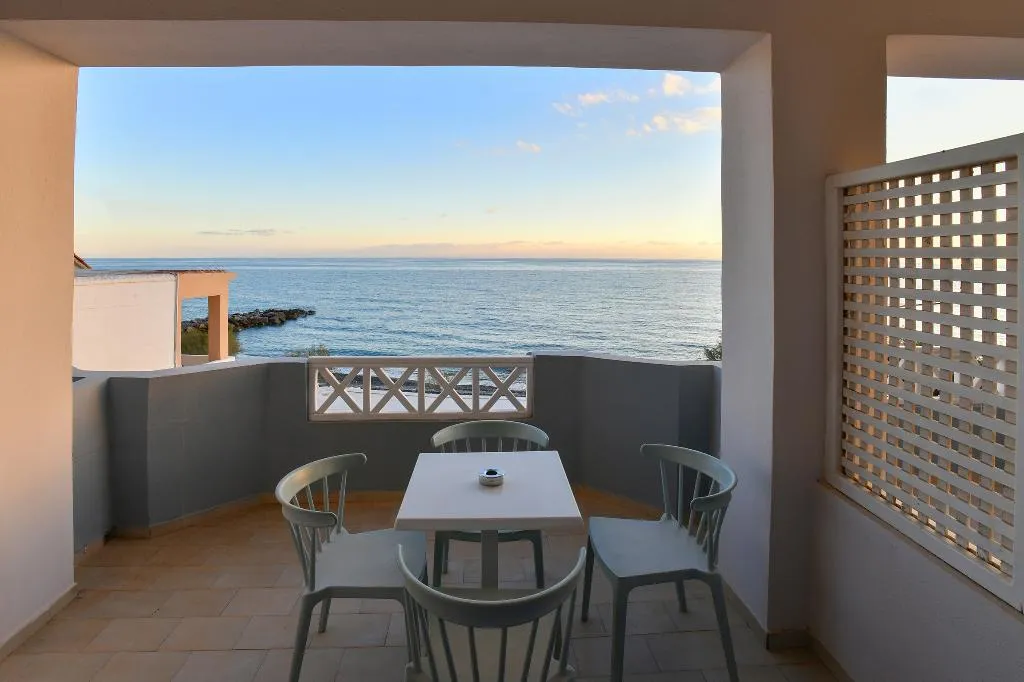 SUITE SEA VIEW CAPACITY 4 Room, Triton Authentic Cretan Hotel, Crete