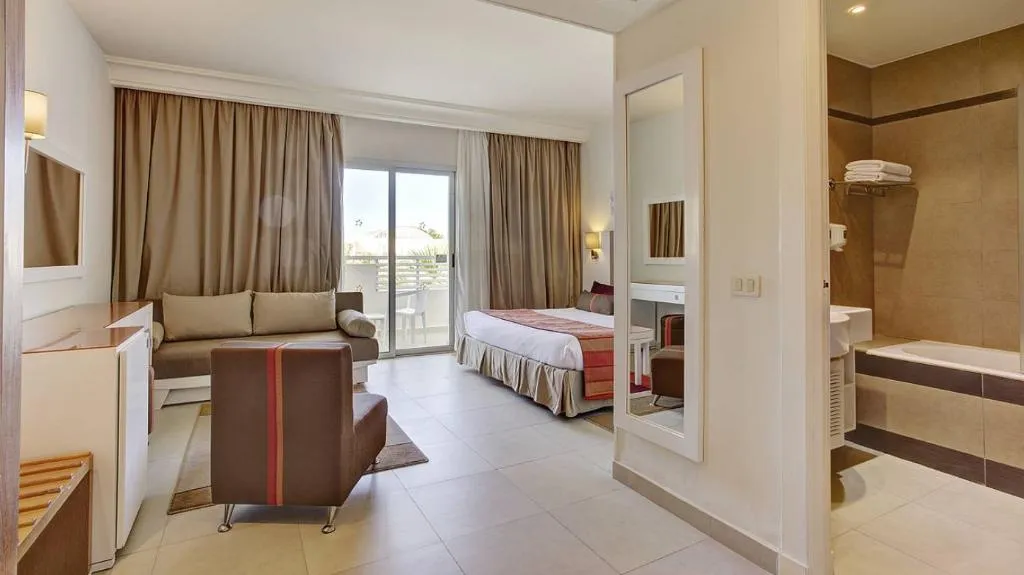 TRIPLE STANDARD Room, TUI MAGIC LIFE Penelope Beach, Tunisia