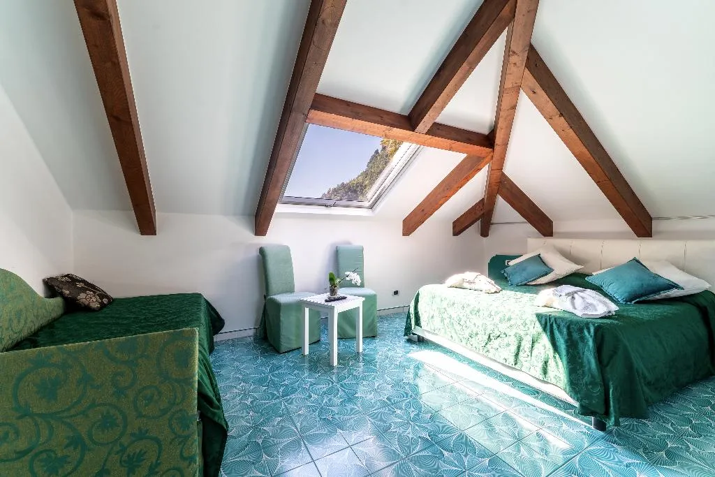 JUNIOR SUITE STANDARD Room, Hotel Villa Annalara, Naples