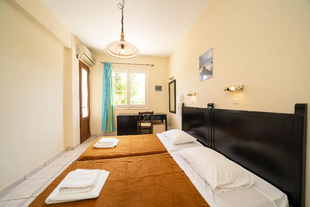APARTMENT GARDEN VIEW ONE BEDROOM Room, Lorenzo House Apartments, Kefallinia