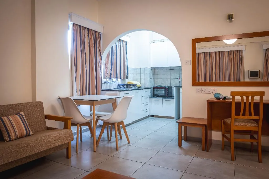 APARTMENT POOL VIEW ONE BEDROOM Room, Kefalos Damon Hotel Apts, Cyprus