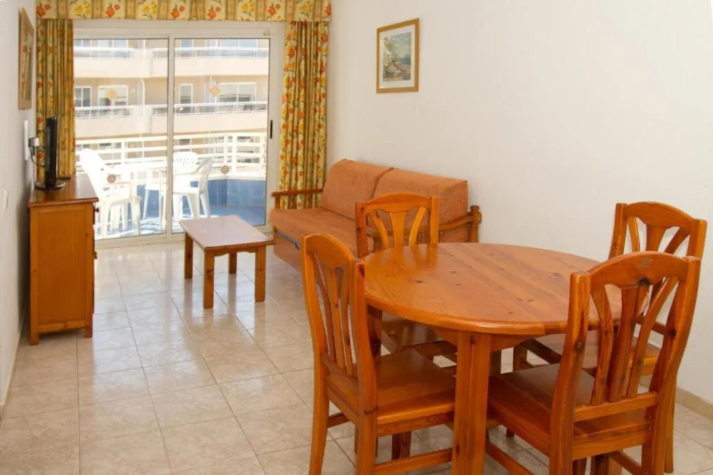 APARTMENT CAPACITY 4 Room, Apartamentos Zahara, Costa Dorada