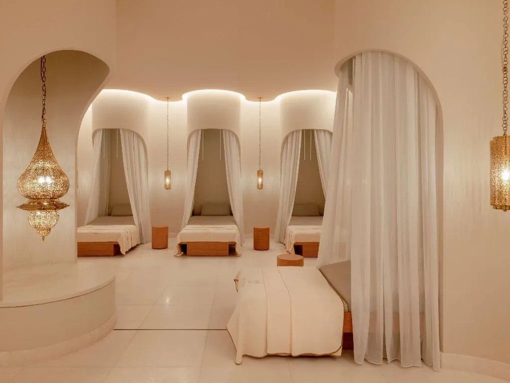 Sports and Entertainment, Raffles The Palm Dubai, Dubai