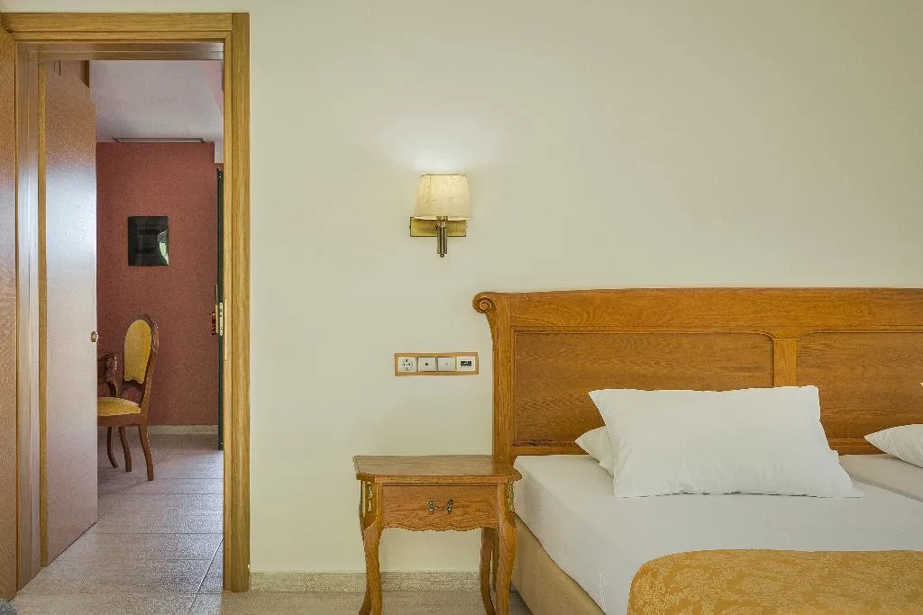 VILLA TWO BEDROOMS WITH PRIVATE POOL Room, Kefalonia Bay Palace by GHH, Kefallinia