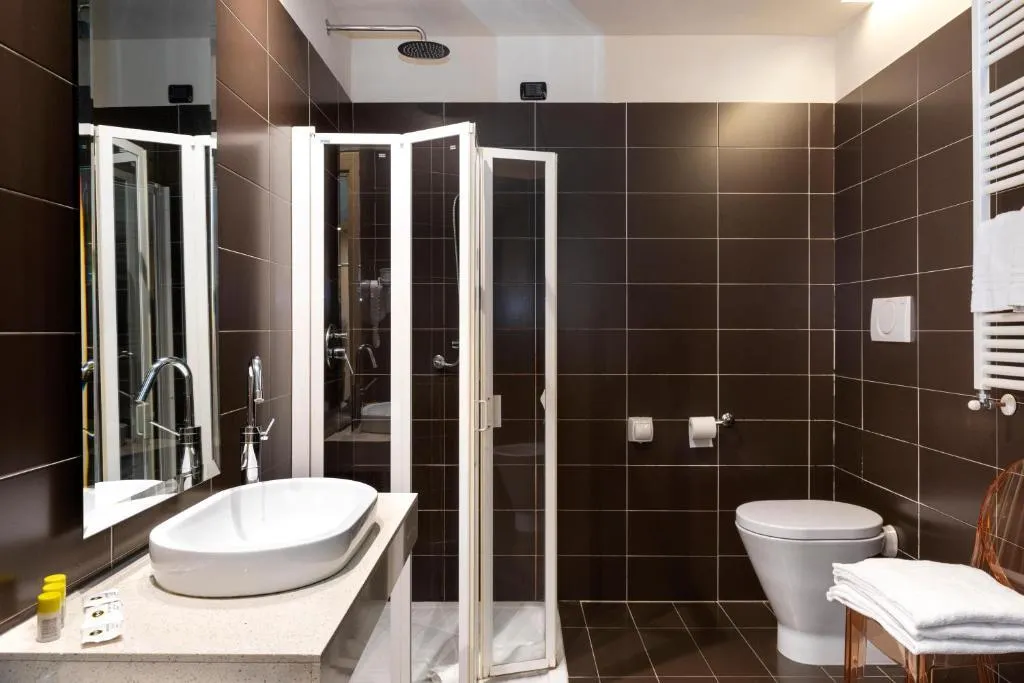 TRIPLE STANDARD Room, B&B Hotel Malpensa Lago Maggiore, Milan