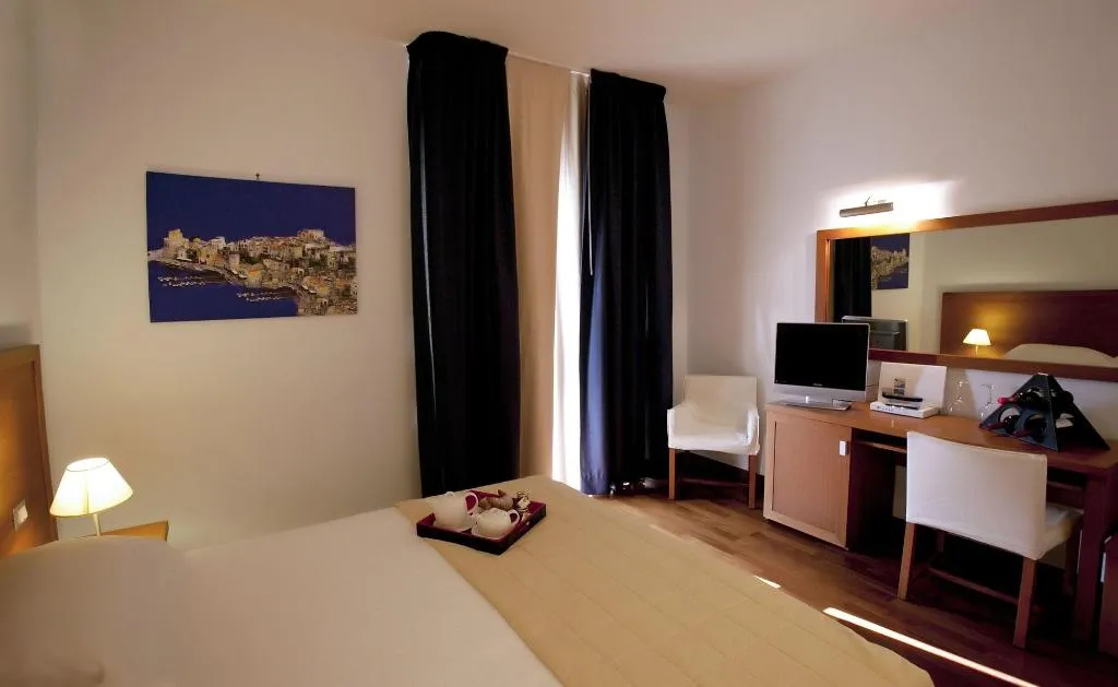 Room, Tiziano, Palermo