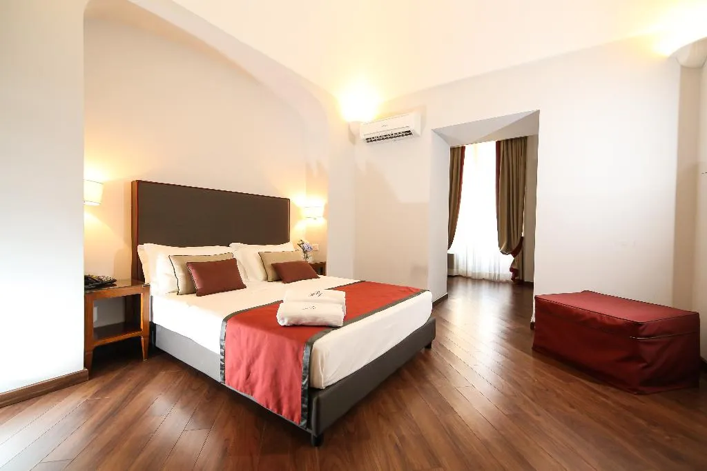TRIPLE SUPERIOR Room, Decumani Hotel de Charme, Naples
