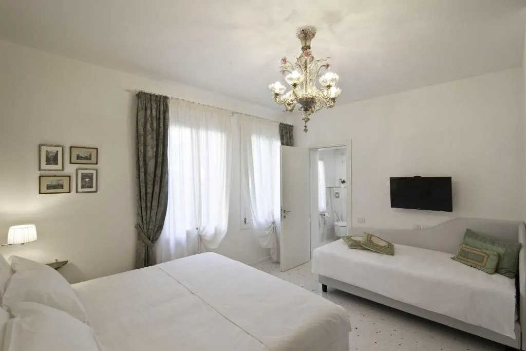 Room, Chiara Lodge, Venice