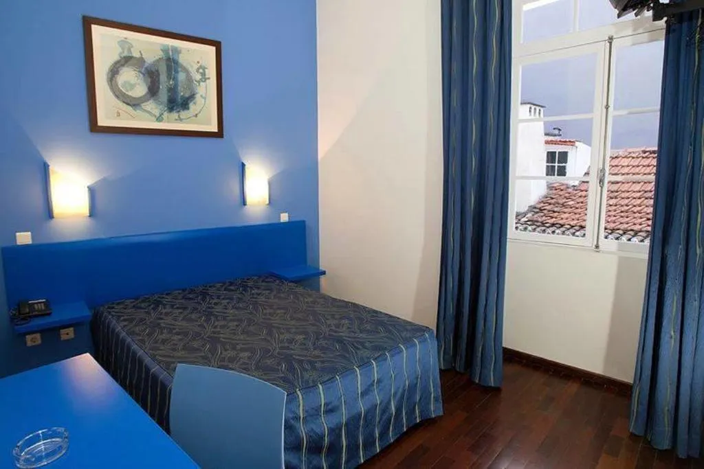 Room, Residencial Queimada De Baixo, Madeira