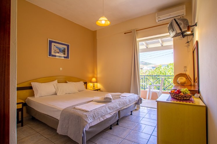 Hotel Tellis Holiday Rooms, Corfu