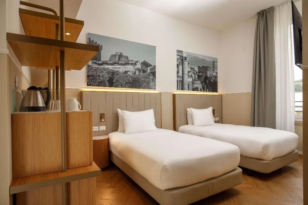 TWIN SUPERIOR Room, Cosmopolita Hotel Rome, Tapestry Collection by Hil, Rome