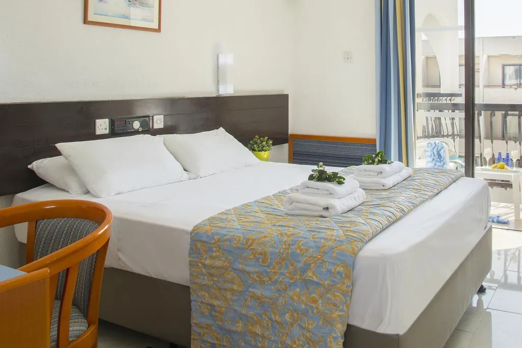 TRIPLE STANDARD Room, Cactus, Cyprus
